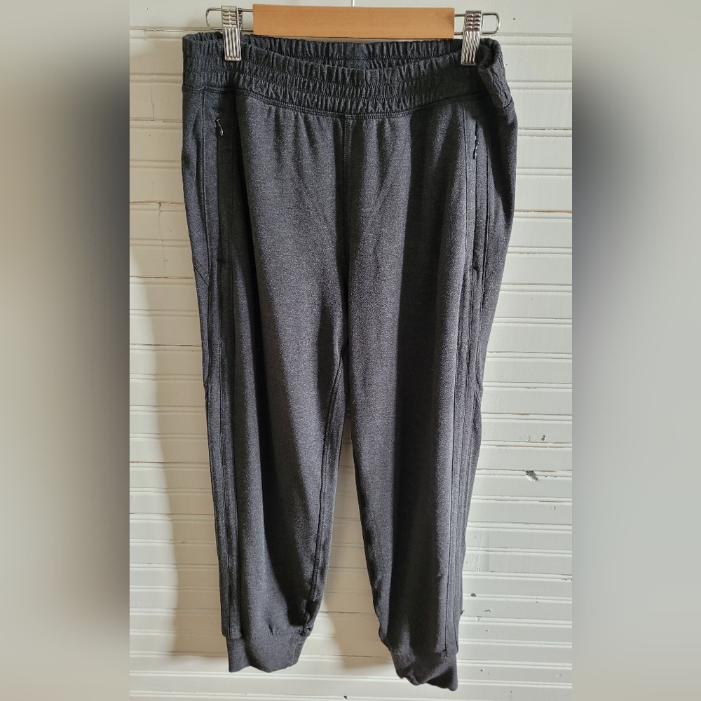 Lululemon Jogger - Size 6 or 8
